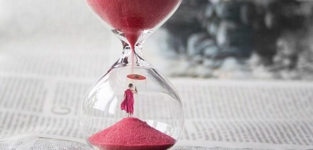 Countdown ausgedrückt durch eine Sanduhr